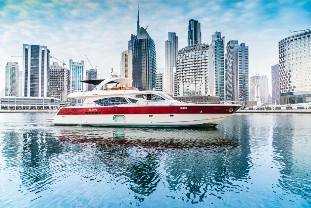 Botel Goldfish Yachts Dubai